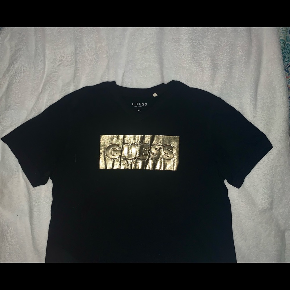 GUESS Vneck Shirt Size XL